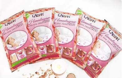 Muối tắm: tẩy tế bào chết và làm sáng mịn da